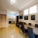 N6 San Terenzo Lerici-4 Posti Letto-parcheggio Privato- Aria Condizionata Appartamento