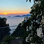 N6 San Terenzo Lerici-4 Posti Letto-parcheggio Privato- Aria Condizionata * Lerici