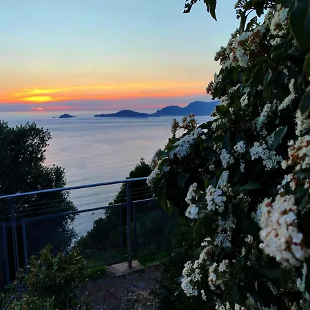 N6 San Terenzo Lerici-4 Posti Letto-parcheggio Privato- Aria Condizionata * Lerici
