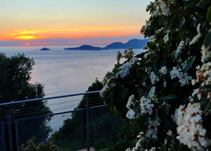 N6 San Terenzo Lerici-4 Posti Letto-parcheggio Privato- Aria Condizionata * Lerici